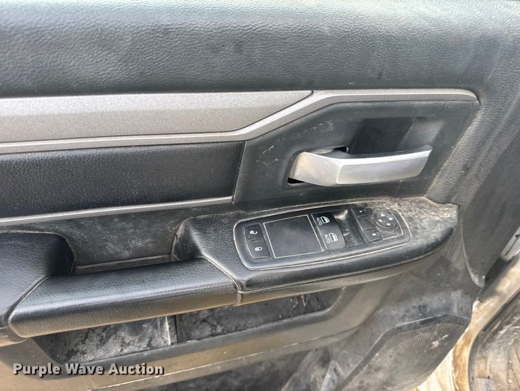 image for item ER2471 2019 Dodge Ram 5500 bucket truck