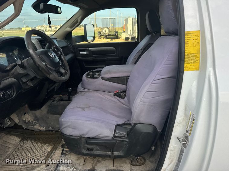 image for item ER2471 2019 Dodge Ram 5500 bucket truck