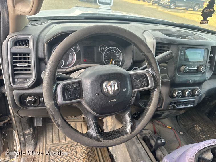 image for item ER2471 2019 Dodge Ram 5500 bucket truck