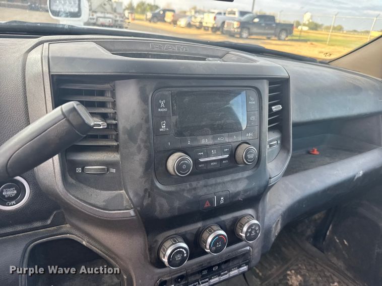 image for item ER2471 2019 Dodge Ram 5500 bucket truck