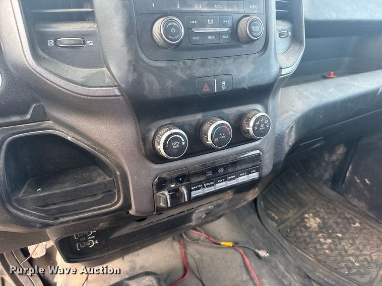 image for item ER2471 2019 Dodge Ram 5500 bucket truck