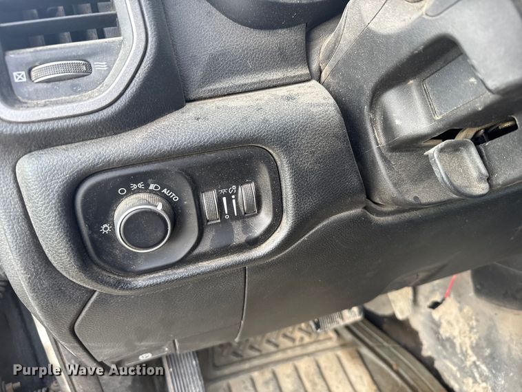 image for item ER2471 2019 Dodge Ram 5500 bucket truck