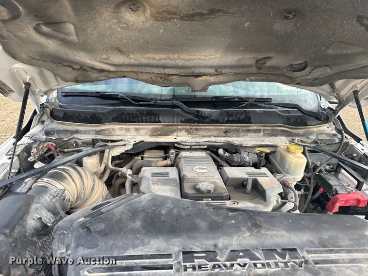 image for item ER2471 2019 Dodge Ram 5500 bucket truck