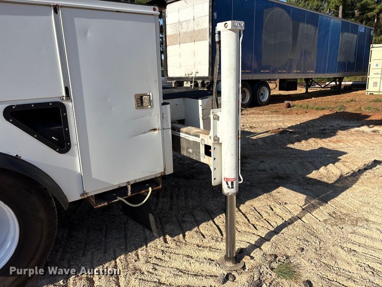 image for item ET7090 2016 International 4300  bucket truck