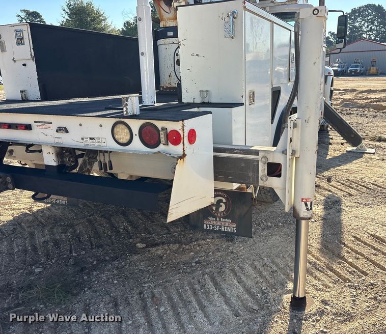 image for item ET7090 2016 International 4300  bucket truck