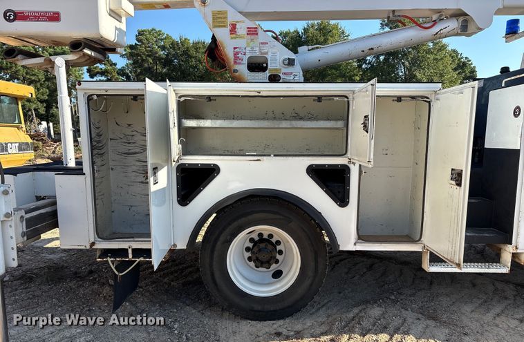 image for item ET7090 2016 International 4300  bucket truck
