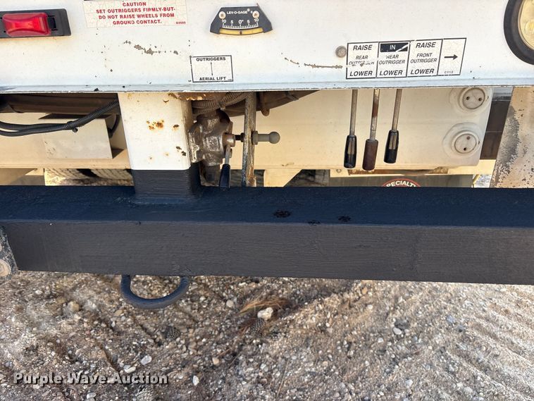 image for item ET7090 2016 International 4300  bucket truck