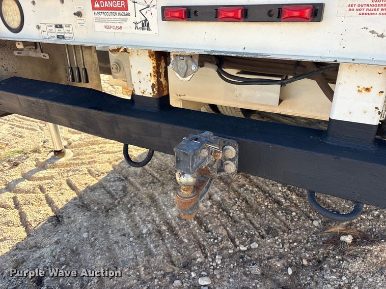 image for item ET7090 2016 International 4300  bucket truck