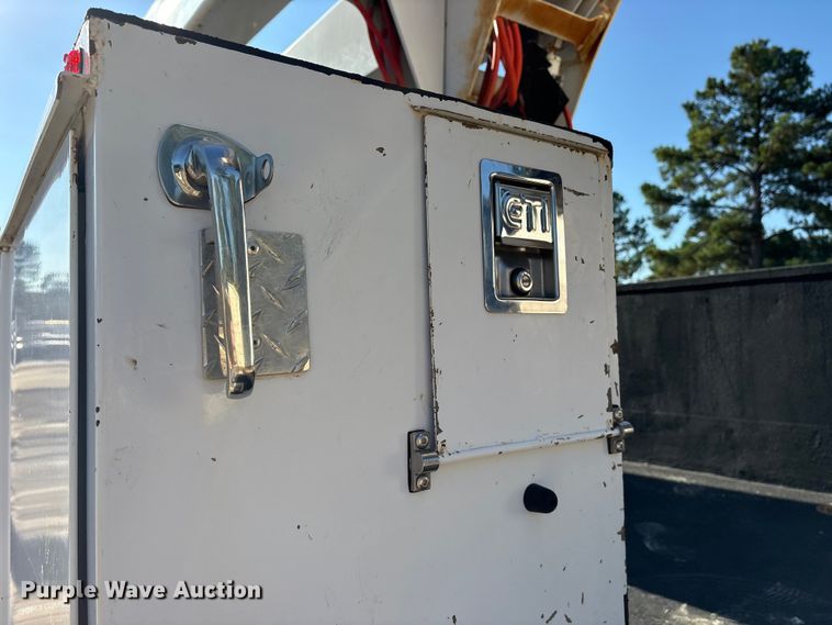 image for item ET7090 2016 International 4300  bucket truck