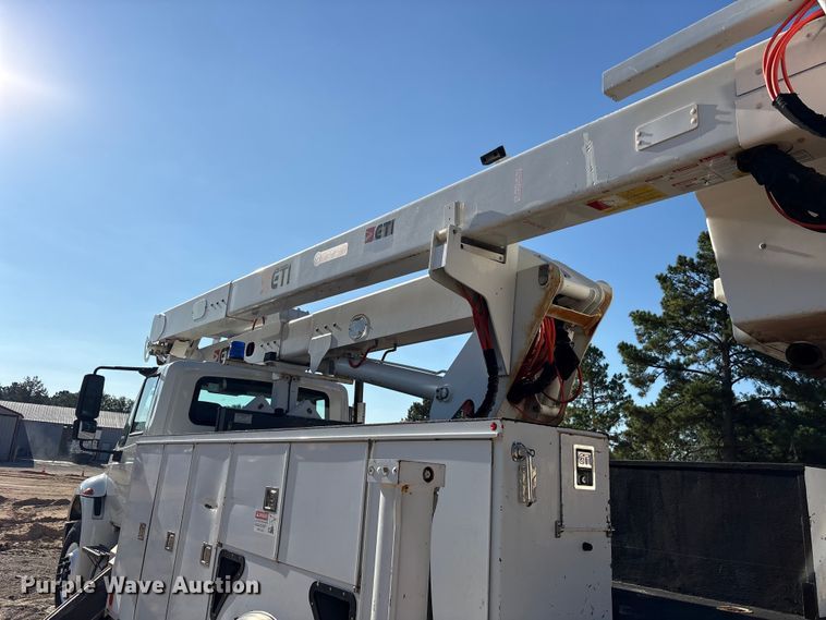 image for item ET7090 2016 International 4300  bucket truck