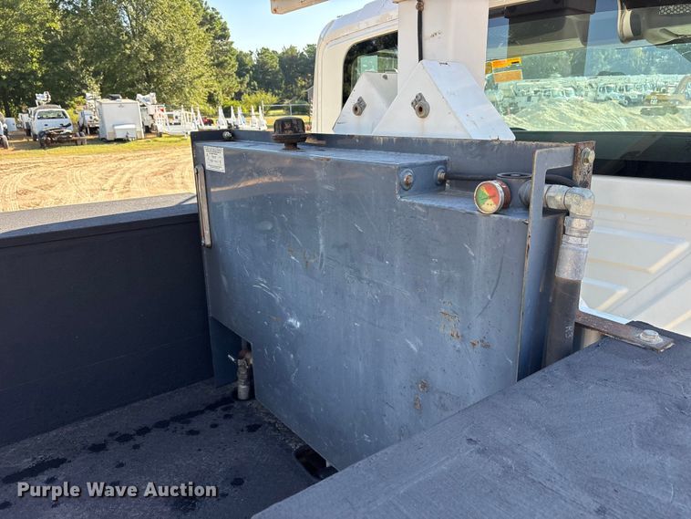 image for item ET7090 2016 International 4300  bucket truck