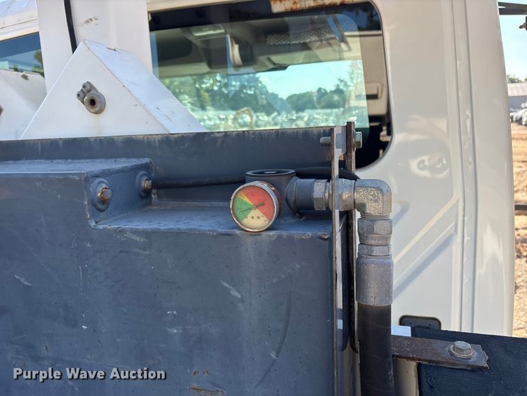 image for item ET7090 2016 International 4300  bucket truck