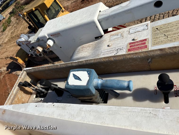 image for item ET7090 2016 International 4300  bucket truck