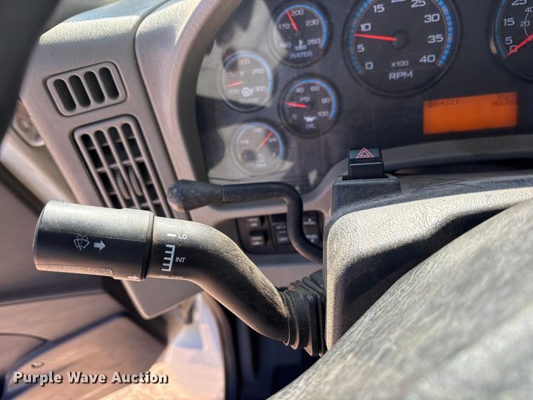 image for item ET7090 2016 International 4300  bucket truck