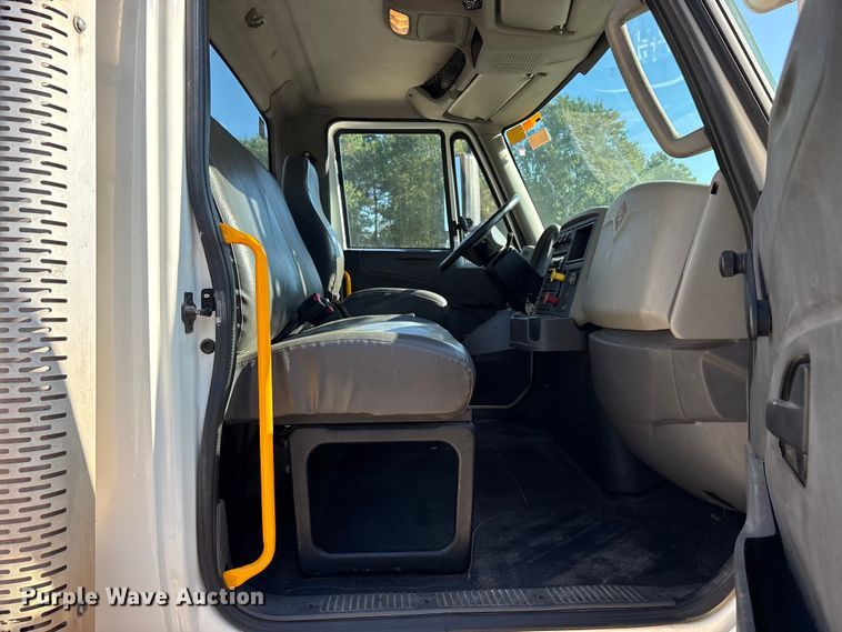 image for item ET7090 2016 International 4300  bucket truck