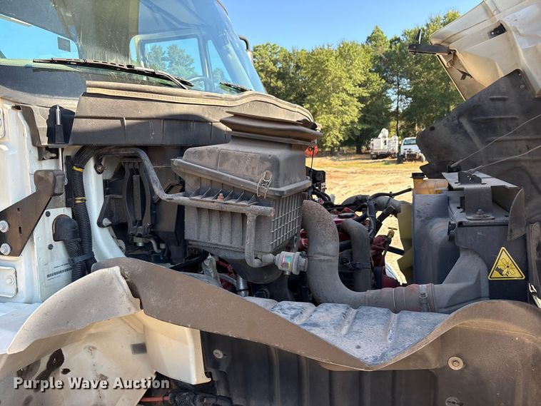 image for item ET7090 2016 International 4300  bucket truck