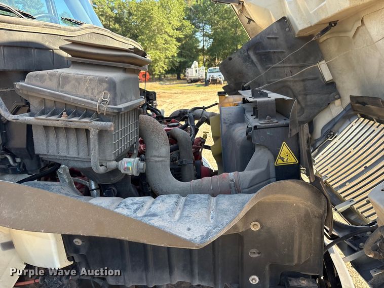 image for item ET7090 2016 International 4300  bucket truck