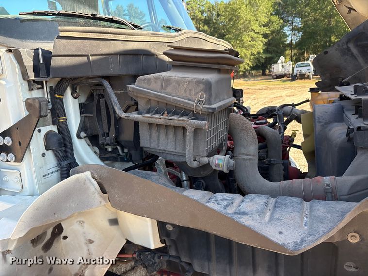 image for item ET7090 2016 International 4300  bucket truck