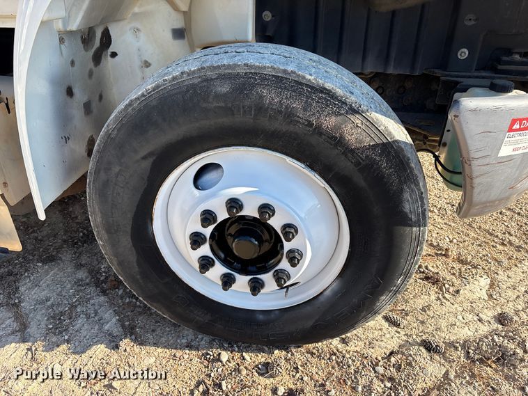 image for item ET7090 2016 International 4300  bucket truck