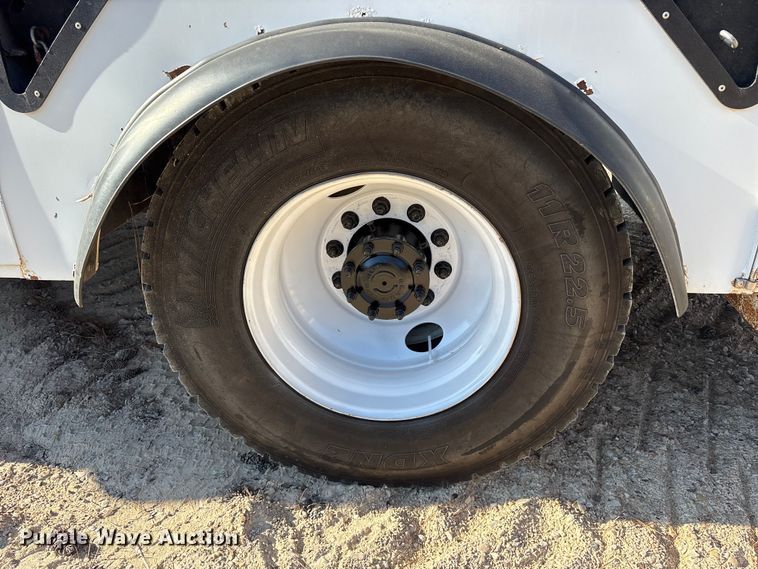 image for item ET7090 2016 International 4300  bucket truck