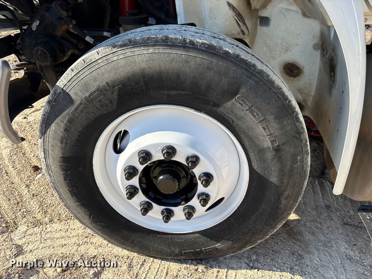 image for item ET7090 2016 International 4300  bucket truck