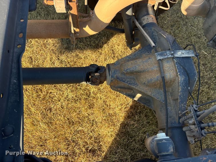 image for item ET7096 2019 Ford F450 Super Duty XL Crew Cab truck cab and chassis