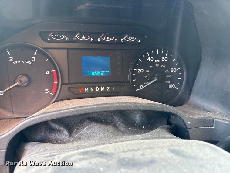 image for item ET7096 2019 Ford F450 Super Duty XL Crew Cab truck cab and chassis