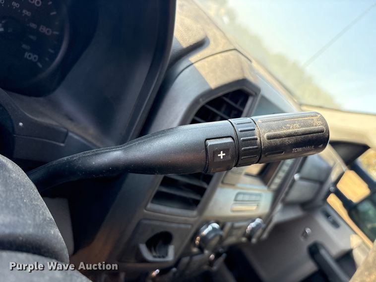 image for item ET7096 2019 Ford F450 Super Duty XL Crew Cab truck cab and chassis