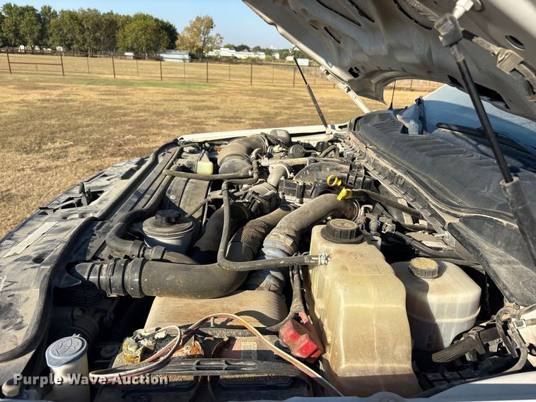 image for item ET7096 2019 Ford F450 Super Duty XL Crew Cab truck cab and chassis