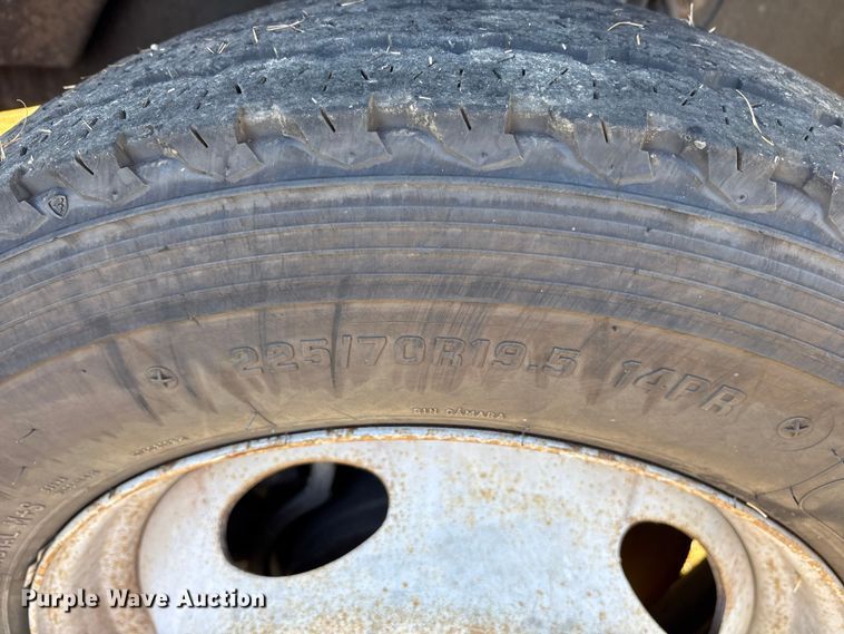 image for item ET7096 2019 Ford F450 Super Duty XL Crew Cab truck cab and chassis