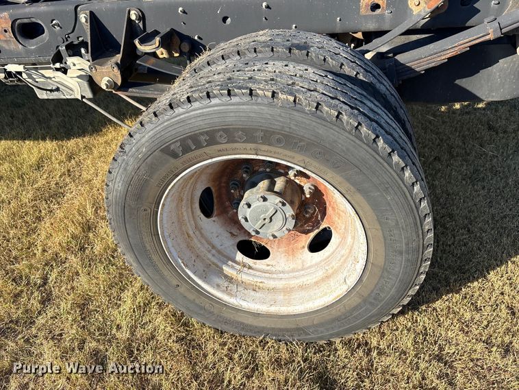 image for item ET7096 2019 Ford F450 Super Duty XL Crew Cab truck cab and chassis