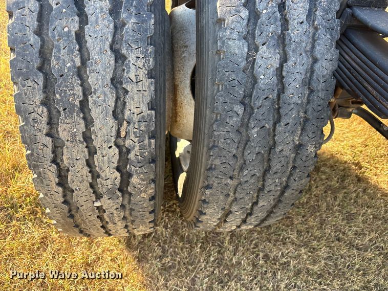 image for item ET7096 2019 Ford F450 Super Duty XL Crew Cab truck cab and chassis