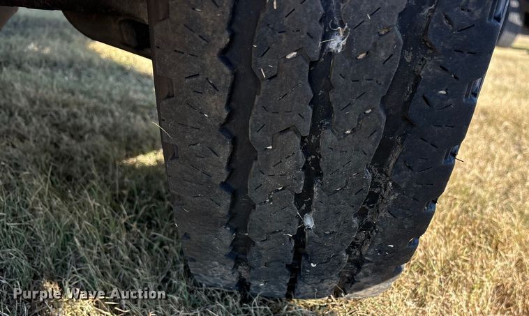 image for item ET7096 2019 Ford F450 Super Duty XL Crew Cab truck cab and chassis