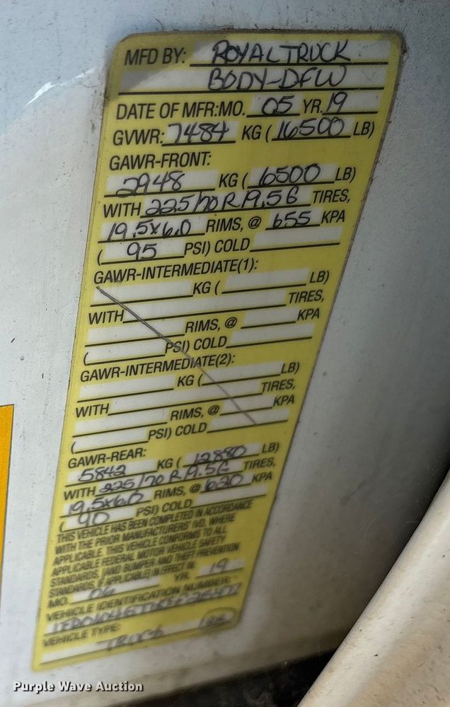 image for item ET7096 2019 Ford F450 Super Duty XL Crew Cab truck cab and chassis