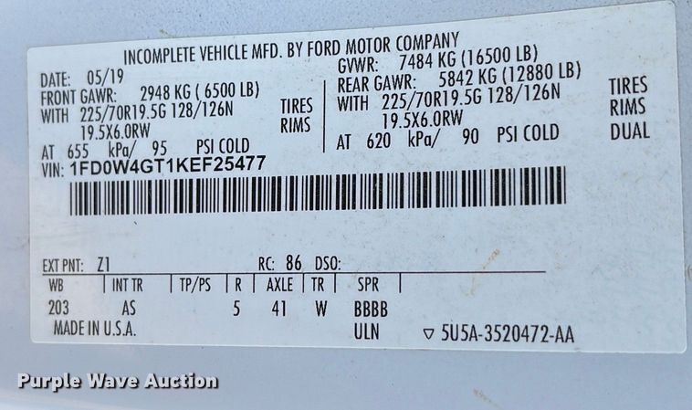 image for item ET7096 2019 Ford F450 Super Duty XL Crew Cab truck cab and chassis