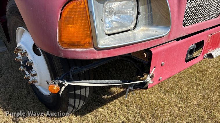 image for item ET7098 2005 Kenworth T300 digger derrick truck