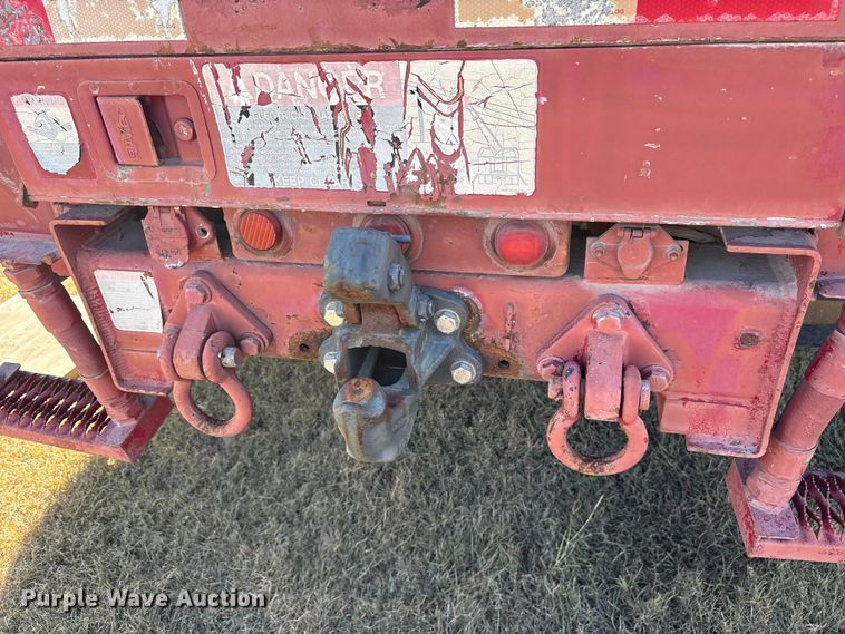 image for item ET7098 2005 Kenworth T300 digger derrick truck