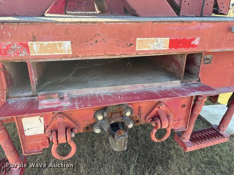 image for item ET7098 2005 Kenworth T300 digger derrick truck