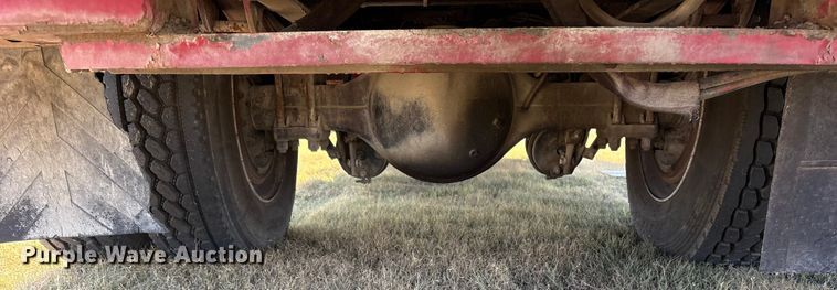 image for item ET7098 2005 Kenworth T300 digger derrick truck