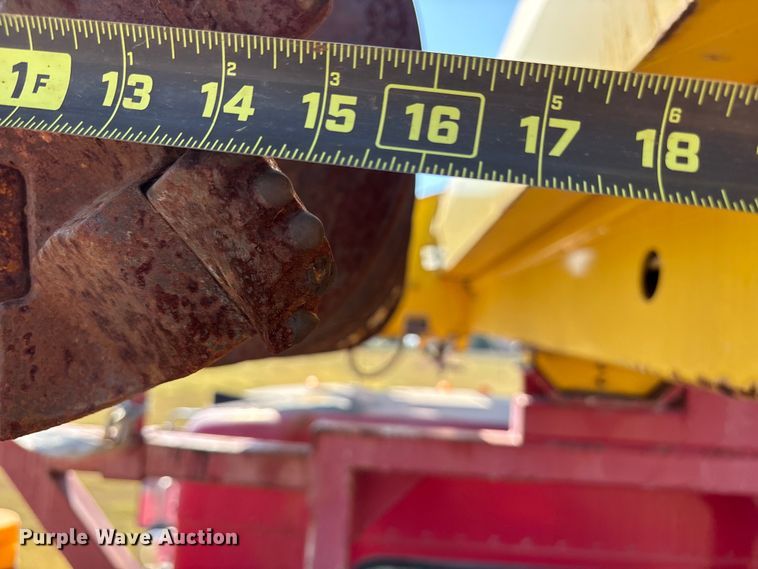 image for item ET7098 2005 Kenworth T300 digger derrick truck