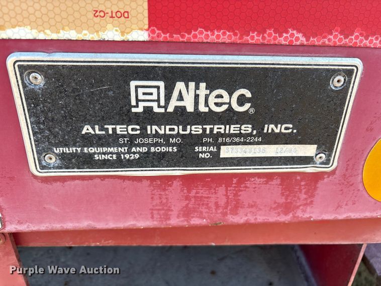 image for item ET7098 2005 Kenworth T300 digger derrick truck