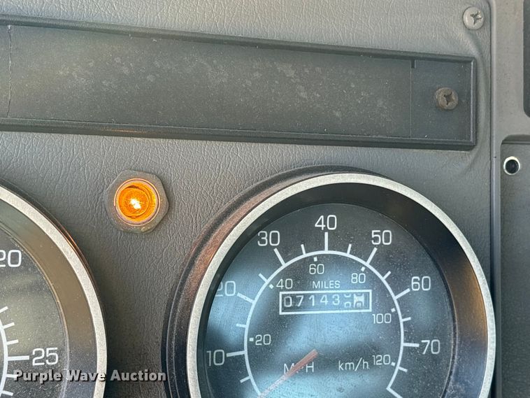 image for item ET7098 2005 Kenworth T300 digger derrick truck