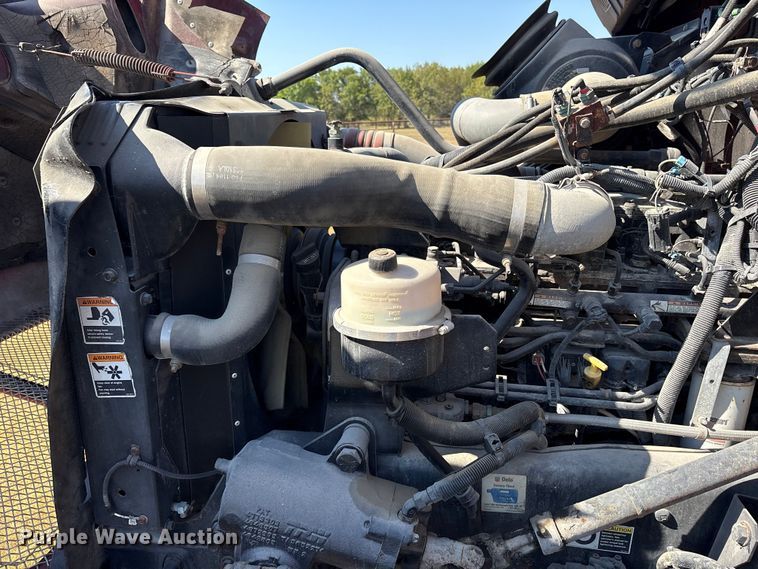 image for item ET7098 2005 Kenworth T300 digger derrick truck