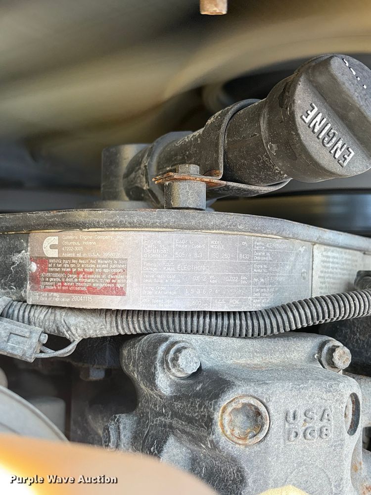 image for item ET7098 2005 Kenworth T300 digger derrick truck