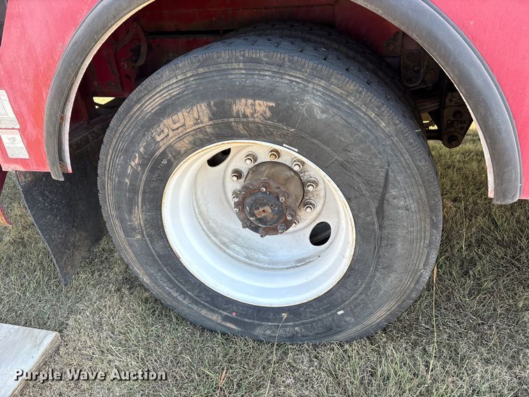 image for item ET7098 2005 Kenworth T300 digger derrick truck