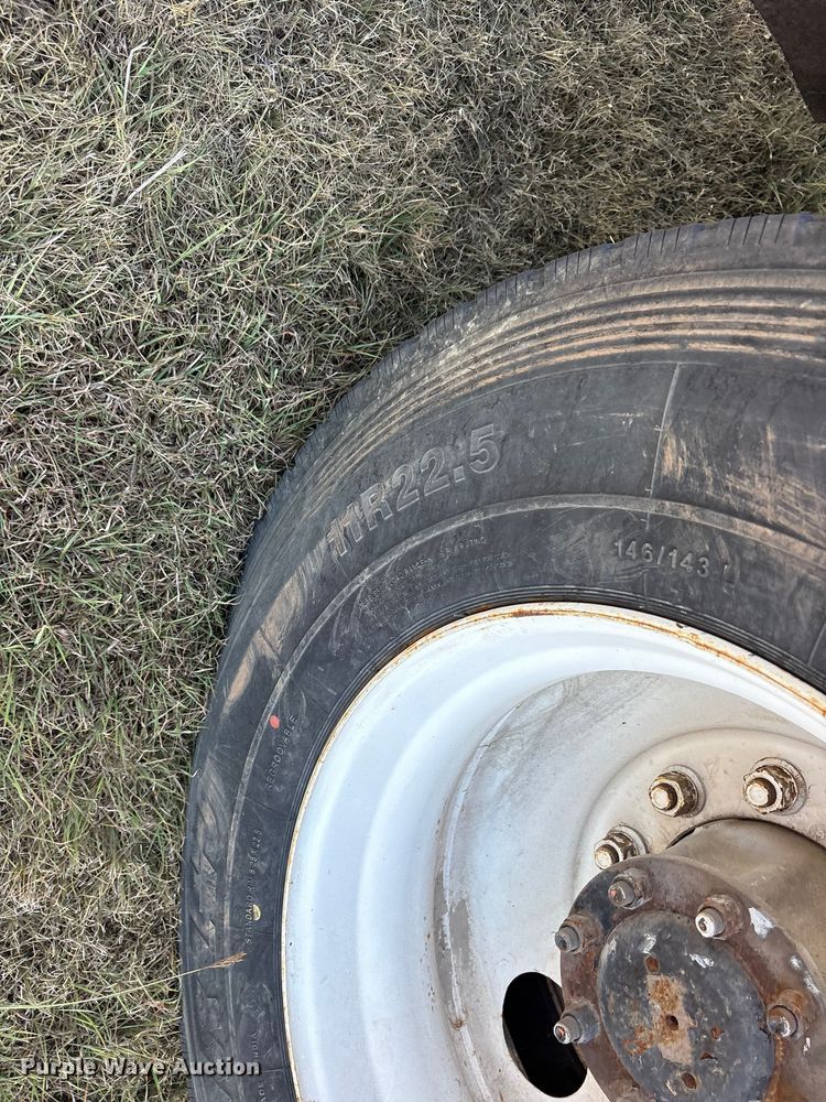 image for item ET7098 2005 Kenworth T300 digger derrick truck