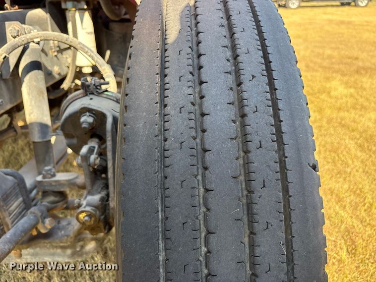 image for item ET7098 2005 Kenworth T300 digger derrick truck