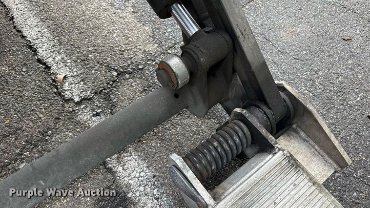 image for item ET8518 2017 Hino 268 box truck