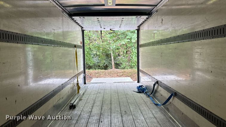 image for item ET8518 2017 Hino 268 box truck