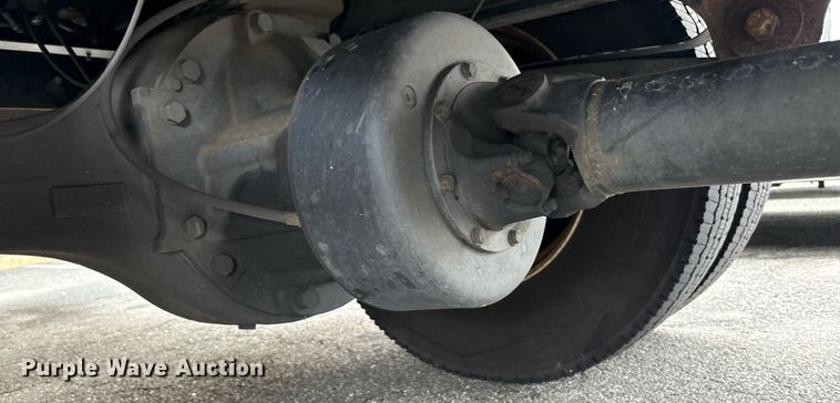 image for item ET8518 2017 Hino 268 box truck